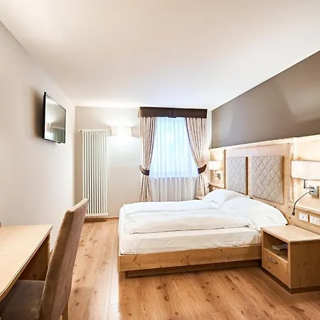 Crozzon Hotell 4*