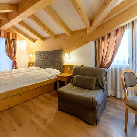 Crozzon Hotell 4*