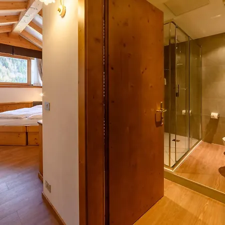 Crozzon Hotell 4*