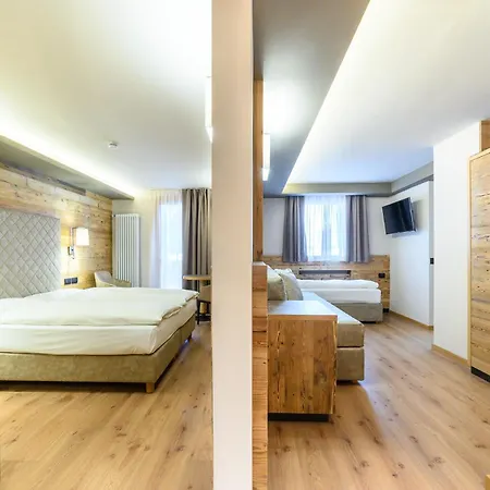 Crozzon Hotell 4*
