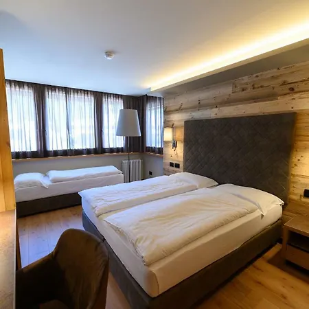 Crozzon Hotell 4*